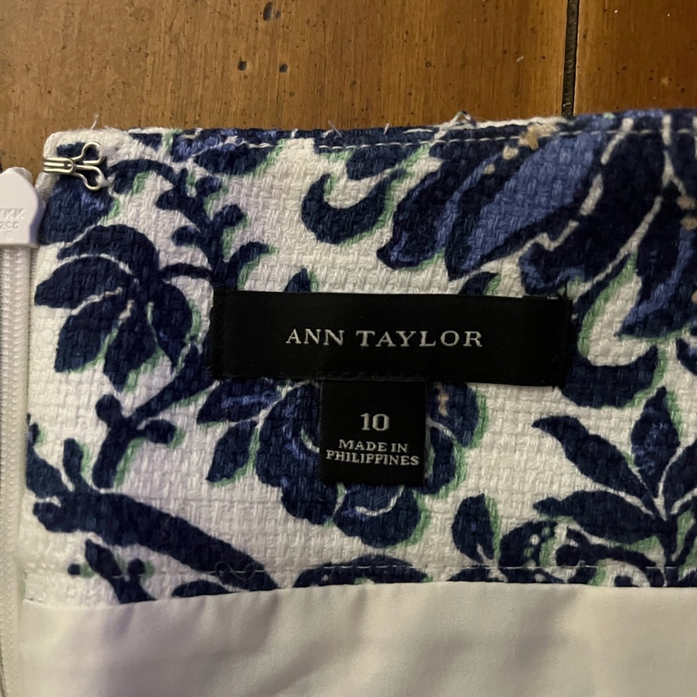 Ann Taylor Navy and Cream Floral Mini Skirt - Picture 4 of 4